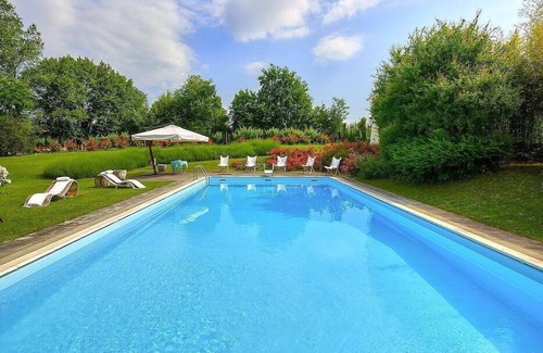 Erbusco Villa | Villa Prodigio: A splendid seventeenth-century two-story historical villa located in the heart of the Franciacorta, with Free WI-FI.