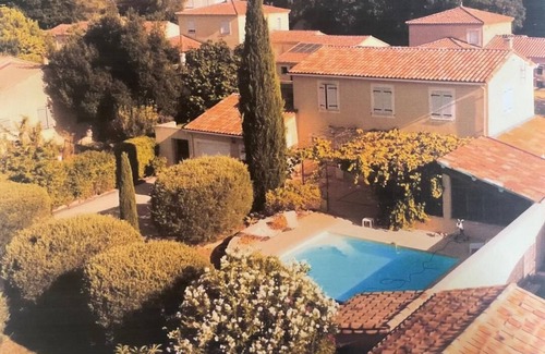 Lirac Villa | Villa provençale avec piscine proche d'Avignon