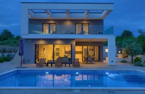 Skrbcici Villa | Villa QUADRA with heated pool