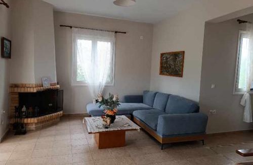 Paliki Villa | Villa Rania: Ευάερη βίλα με θέα τη θάλασσα