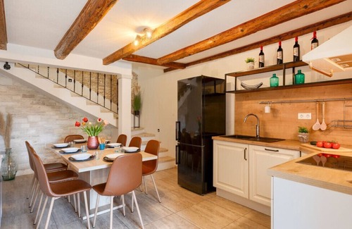 Gajana Villa | Villa RIA by Villas guide