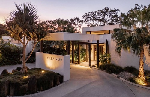 Ewingsdale Maison | Villa Riad - Luxe Boutique