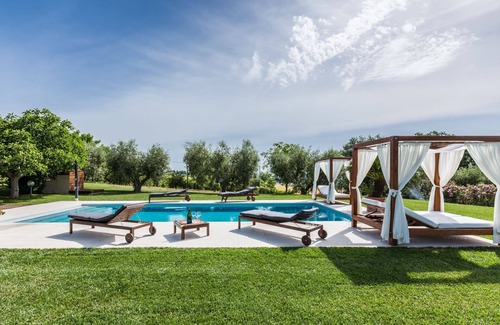 Colli al Metauro Villa | Villa Roberta avec piscine et parc, entourée par la campagne, à seulement 20 minutes des plages de Fano