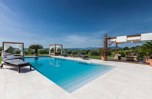 Colli al Metauro Villa | Villa Roberta avec piscine et parc, entourée par la campagne, à seulement 20 minutes des plages de Fano