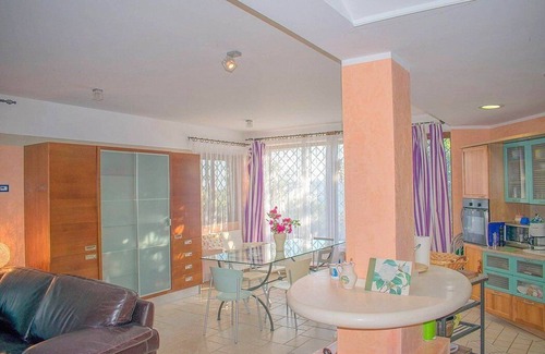 Gerace Villa | Villa Rondinella: Une élégante villa de trois étages située dans un quartier calme à quelques minutes du centre.