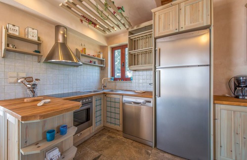 Romirion Maison | Villa Rosa avec piscine partagée et vue imprenable sur la mer et la montagne du village
