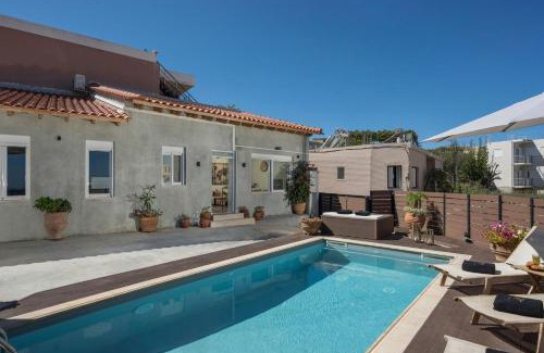Galatas Villa | Villa Roxanne