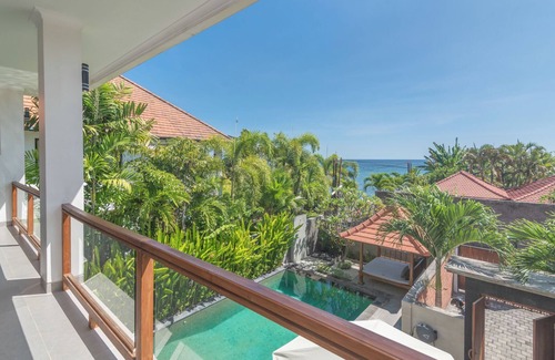 Pemaron Villa | Villa Royal Lovina - New Brand Luxury Private Beachfront Villa