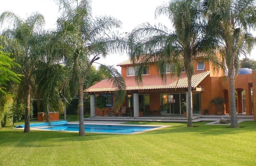 Tezoyuca Maison | VILLA RUSTICA CON HERMOSOS JARDINES Y PISCINA PRIVADA PARA INOLVIDABLE ESTANCIA