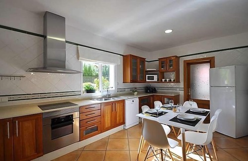 Sa Torre Villa | VILLA CUNILL. Maison avec 4 chambres à coucher à Sa Torre pour 8-10 personnes. Vues à la mer. Enfants bienvenus TV satellite -104914- - WiFi gratuit