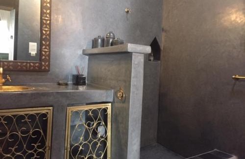 Ghazoua Lit Et Petit-Déjeuner | Villa Salvatore
