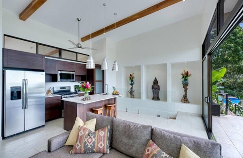 Uvita Maison | VILLA SANA VIDA · OCEAN VIEW PRIVATE BEACH ACCESS, WE HAVE IT ALL (Walk to the Beach)