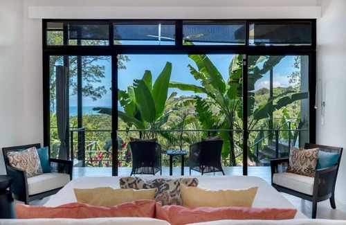 Uvita Maison | VILLA SANA VIDA · OCEAN VIEW PRIVATE BEACH ACCESS, WE HAVE IT ALL (Walk to the Beach)