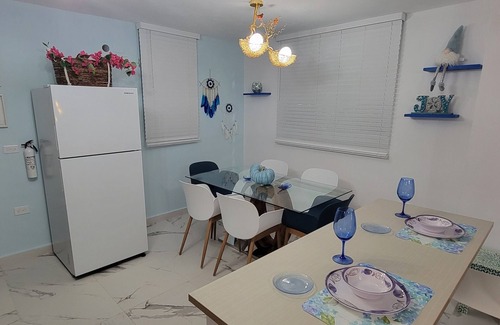 Cerro Gordo Appartement | Villa Santorini 3-bedroom apartment in welcoming Bayamón with WiFi, AC. Enjoy