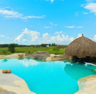 Menegua Villa | Villa Sara Villavicencio - Puerto López Alameda del llano