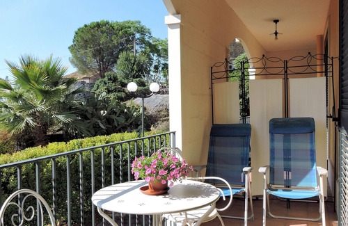 Santa Tecla Appartement | Villa Sciare Modò - appartement de deux pièces n. 1 rez-de-chaussée avec terrasse meublée