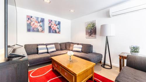 Wellington Maison | Villa Sebastian - Large Modern Home
