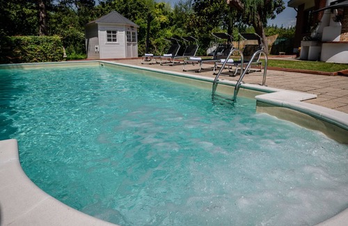 Leini Villa | Villa Sequoia avec piscine et spa privé