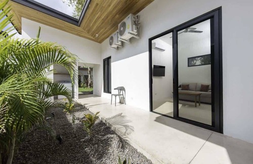 Para Maison | Villa Serenity 2 Bedroom 1 min walk to the beach