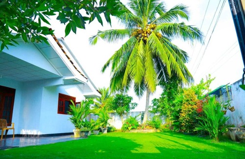 Weligama Maison | Villa Serenity 2A / C Bedrooms (weligama, Mirissa beach / Surf, whale watching) / v