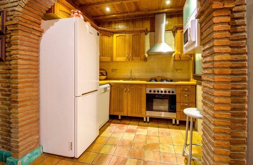 Padul Villa | "Villa Sierra Nevada de Pilar I" avec vue sur les montagnes, piscine et Wi-Fi.