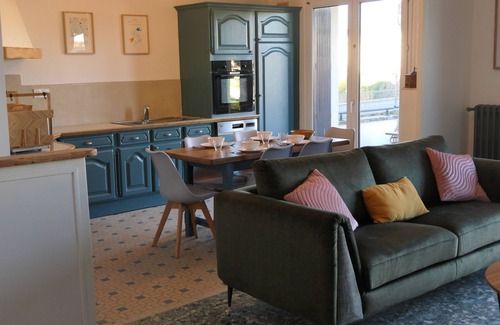 Villeneuve-sur-Lot Appartement | Villa Sixty, Appartement au coeur de la Bastide avec vue exceptionnelle sur le lot !
