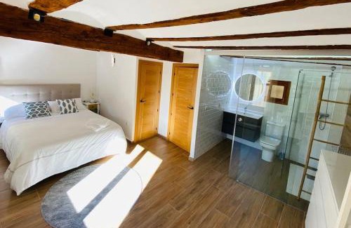 Requena Maison | VILLA SOL Casa con cueva privada y vistas a la Iglesia
