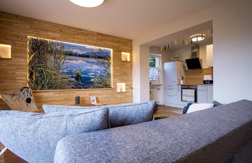 Hopfen am See Appartement | Villa Sonnenschein - Modern apartment in a quiet location above Lake Hopfensee