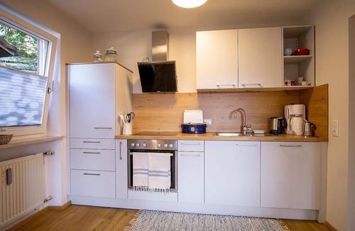 Hopfen am See Appartement | Villa Sonnenschein - Modern apartment in a quiet location above Lake Hopfensee