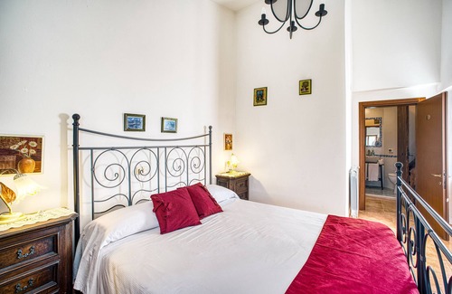 Monteluiano Villa | Villa "Splendida Dimora del 1600" with Private Pool & Wi-Fi