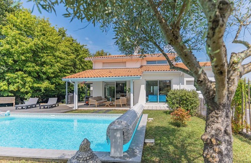 Pompignac Villa | Relaxante villa St Martin avec piscine