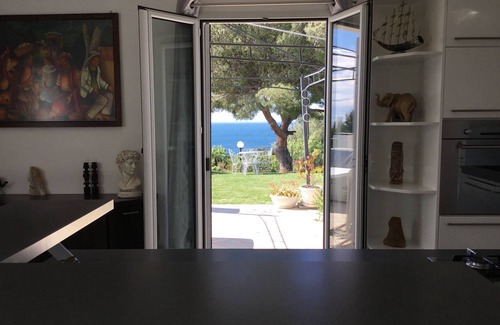 San Bartolomeo al Mare Villa | Villa Shambhala 4 + 2 lits et jacuzzi dans le jardin