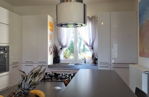 San Bartolomeo al Mare Villa | Villa Shambhala 4 + 2 lits et jacuzzi dans le jardin