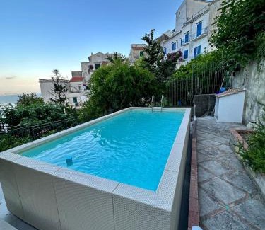 Raito Villa | Villa Teresa con piscina costiera amalfitana