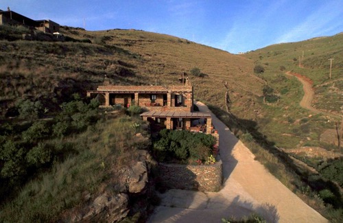 Pisses Villa | Villa Thymari, bord-de-l'eau, plage privée, emplacement tranquille, service 24/7