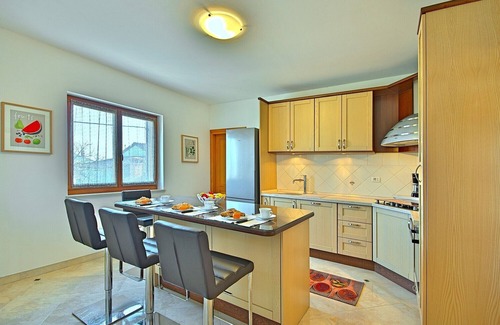 Glavani Maison | Luxueuse villa pour des vacances actives en famille avec piscine au sel