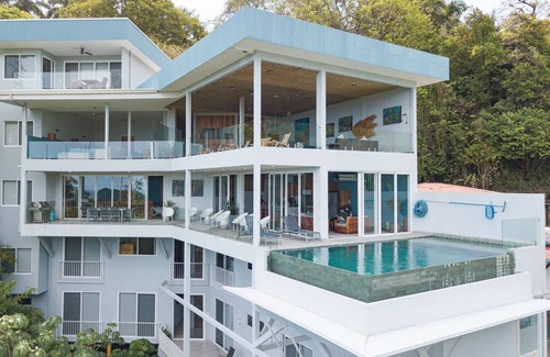 Manuel Antonio Villa | Villa&Tower -17 Bdrms,sleeps 57-AC,Elevator,Pool