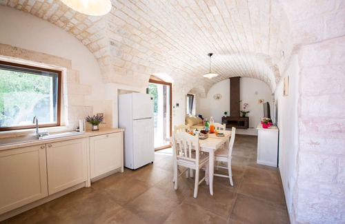 Casalini Villa | Villa Trullo Tesoro by Villa Plus