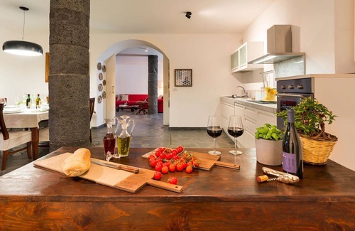 Castiglione di Sicilia Villa | Villa Vulcano - Quatre Chambres Villa, Couchages 8