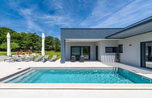 Golas Villa | Villa Valinka Design