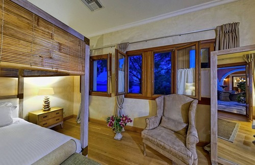 Perigiali Hôtel | Villa Veneziano – Suites & Villa.