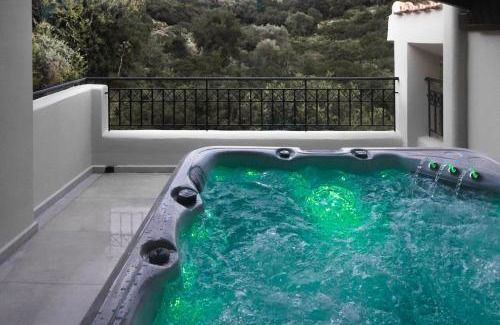 Roussospiti Appartement | Villa Ventus, 40sqm private pool & hot tub!