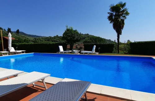 Camaiore Villa | Villa avec piscine dans la relaxation des collines et à seulement 4 km de la mer
