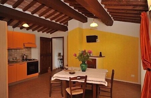 Citerna Maison | Villa Vezzosa E: Un appartement caractéristique et accueillant faisant partie d'une ancienne ferme.