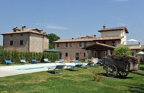 Citerna Villa | Villa Vezzosa Grande: Une ancienne ferme caractéristique et accueillante.