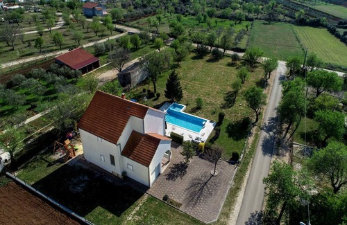 Tinj Villa | Villa Vito with large pool