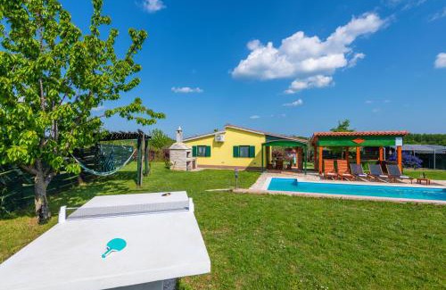 Heki Maison | Villa Vrt, a private and fully fenced forest retreat
