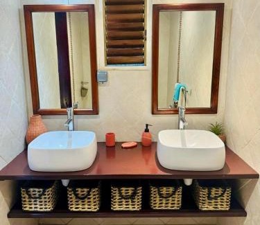 Deshaies Villa | Villa VUE SUR MER tout confort avec piscine, proche plages - Deshaies centre