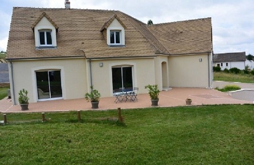 Bourre Villa | VILLA avec PISCINE **Chauffée** AU CŒUR DES CHÂTEAUX 15 mn DU ZOO DE BEAUVAL.