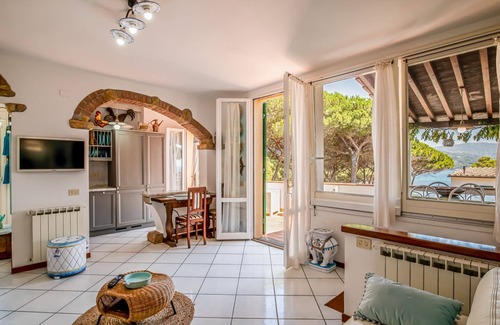 Capoliveri Villa | Elégante villa avec vue sur la mer et accès privé à la plage